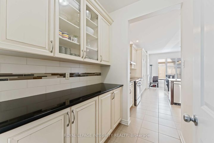 Photo 10 at 561 Egret Way, Nepean (Half Moon Bay), Ottawa