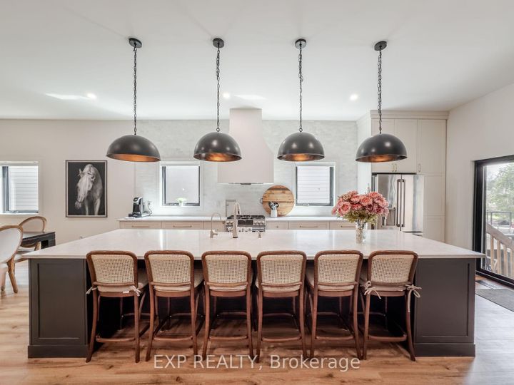 Photo 9 at 12 Viewmount Drive, Nepean (Meadowlands/Crestview), Ottawa