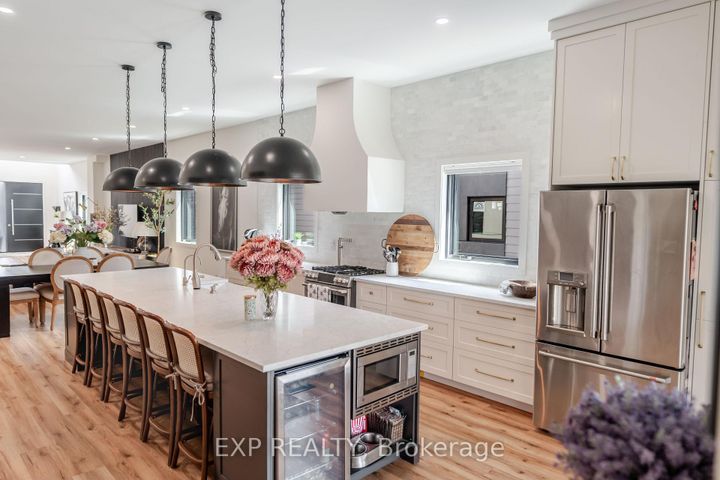 Photo 12 at 12 Viewmount Drive, Nepean (Meadowlands/Crestview), Ottawa