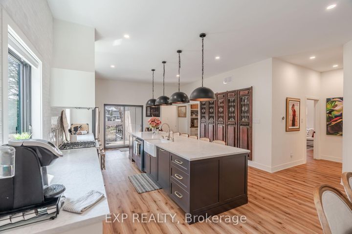 Photo 13 at 12 Viewmount Drive, Nepean (Meadowlands/Crestview), Ottawa