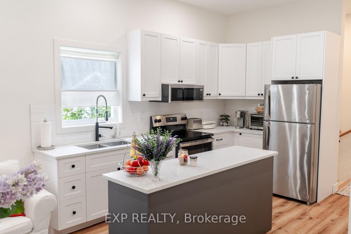 Photo 15 at 12 Viewmount Drive, Nepean (Meadowlands/Crestview), Ottawa