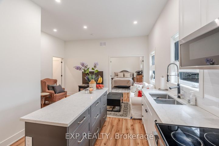 Photo 17 at 12 Viewmount Drive, Nepean (Meadowlands/Crestview), Ottawa