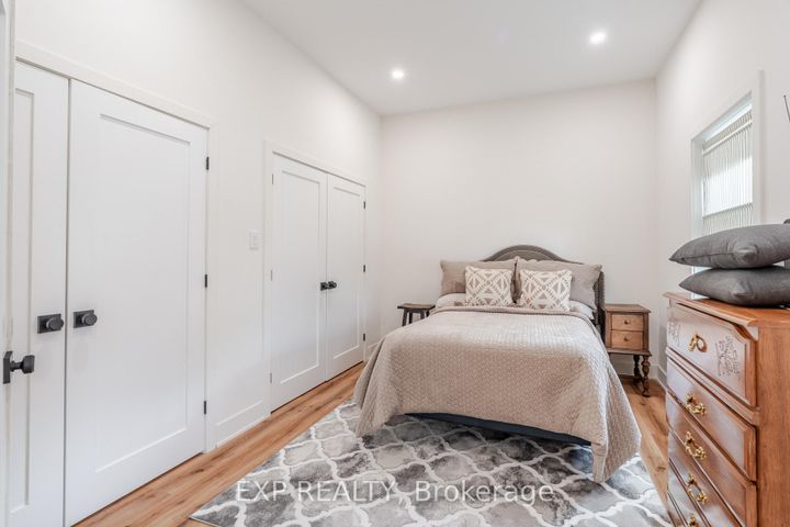 Photo 18 at 12 Viewmount Drive, Nepean (Meadowlands/Crestview), Ottawa