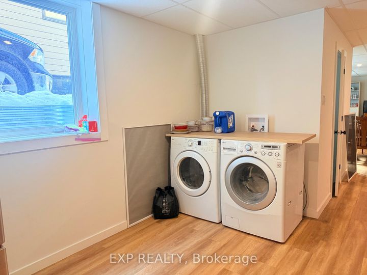 Photo 39 at 12 Viewmount Drive, Nepean (Meadowlands/Crestview), Ottawa