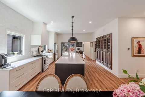 Photo 8 at 12 Viewmount Drive, Nepean (Meadowlands/Crestview), Ottawa