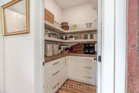 Photo 10 at 12 Viewmount Drive, Nepean (Meadowlands/Crestview), Ottawa