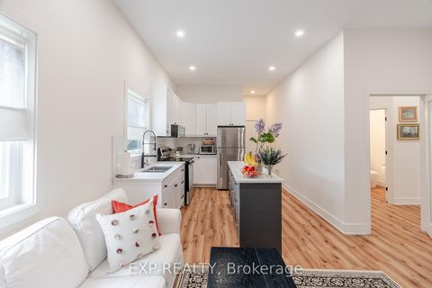 Photo 16 at 12 Viewmount Drive, Nepean (Meadowlands/Crestview), Ottawa