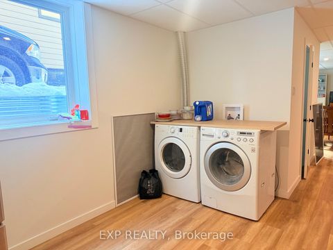 Photo 39 at 12 Viewmount Drive, Nepean (Meadowlands/Crestview), Ottawa