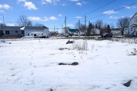 Photo 2 at 24 King Street, SMITHS FALLS, Smiths Falls