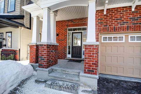 Photo 2 at 126 Pinelock Street, Emerald Meadows/Trailwest, Kanata