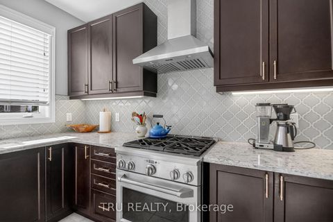 Photo 19 at 126 Pinelock Street, Emerald Meadows/Trailwest, Kanata