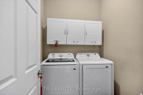 Photo 36 at 126 Pinelock Street, Emerald Meadows/Trailwest, Kanata