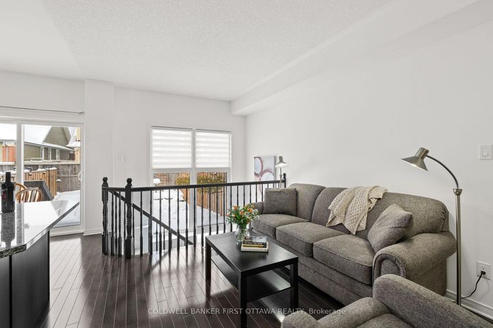 Photo 5 at 32 Dundalk Private, Nepean (Stonebridge), Ottawa