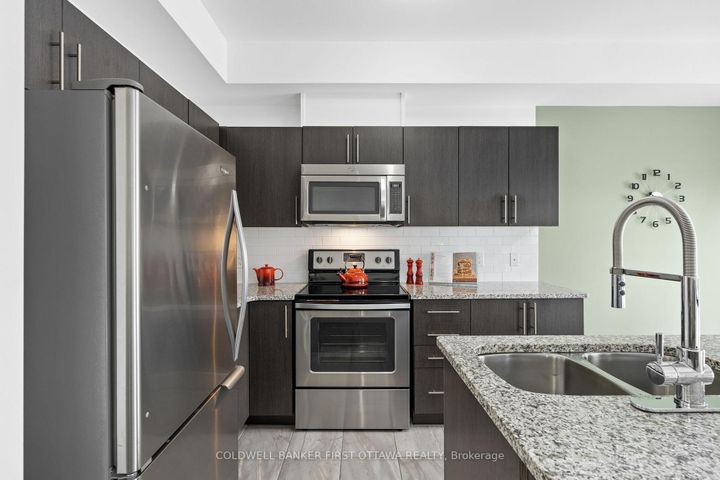 Photo 8 at 32 Dundalk Private, Nepean (Stonebridge), Ottawa