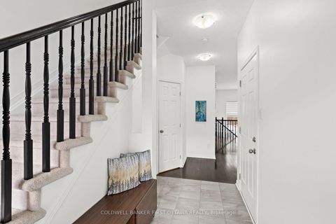 Photo 3 at 32 Dundalk Private, Nepean (Stonebridge), Ottawa