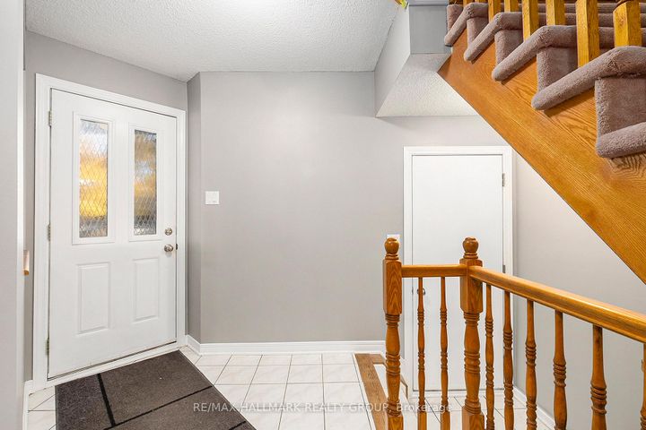 Photo 3 at 64 Grenadier Way, Nepean (Longfields), Ottawa