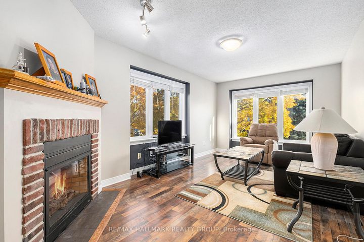 Photo 10 at 64 Grenadier Way, Nepean (Longfields), Ottawa