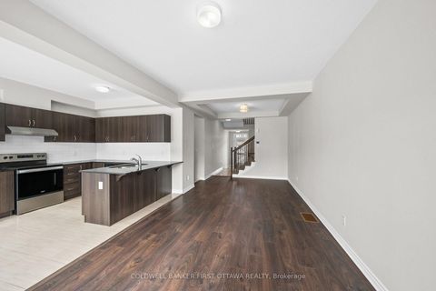 Photo 2 at 783 Brittanic Road, Emerald Meadows/Trailwest, Kanata