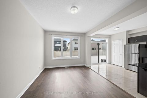 Photo 3 at 783 Brittanic Road, Emerald Meadows/Trailwest, Kanata