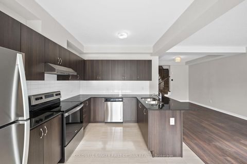 Photo 7 at 783 Brittanic Road, Emerald Meadows/Trailwest, Kanata