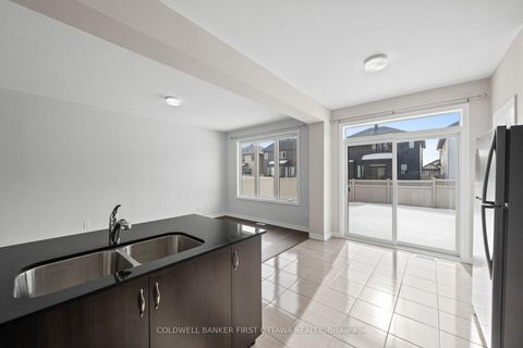 Photo 9 at 783 Brittanic Road, Emerald Meadows/Trailwest, Kanata