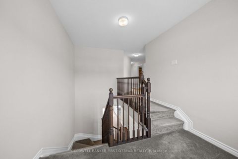 Photo 10 at 783 Brittanic Road, Emerald Meadows/Trailwest, Kanata
