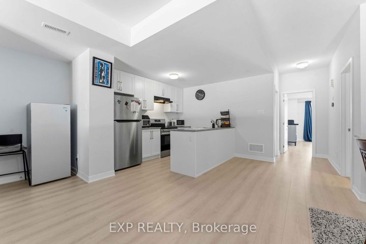 Photo 6 at 116 Parnian Private, Nepean (Half Moon Bay), Ottawa