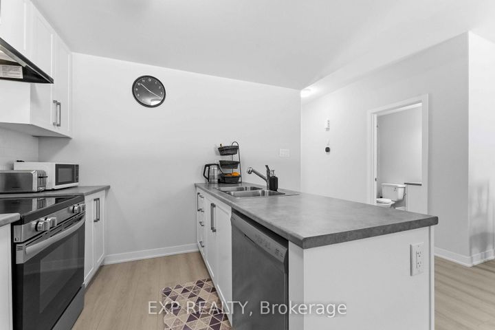 Photo 14 at 116 Parnian Private, Nepean (Half Moon Bay), Ottawa