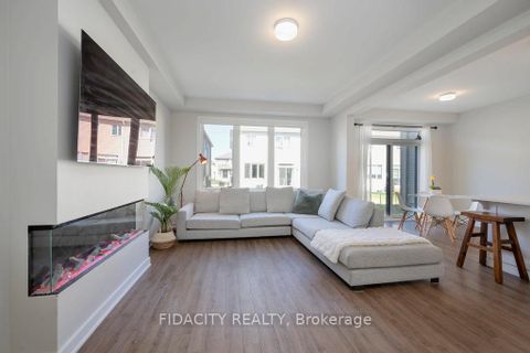 Photo 5 at 183 Yearling Circle, Goulbourn Twp From Franktown Rd/South To Rideau, Stittsville