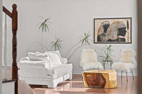 Photo 4 at 1367 Talcy Crescent, Fallingbrook/Ridgemount, Orleans