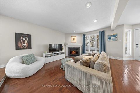 Photo 17 at 1367 Talcy Crescent, Fallingbrook/Ridgemount, Orleans