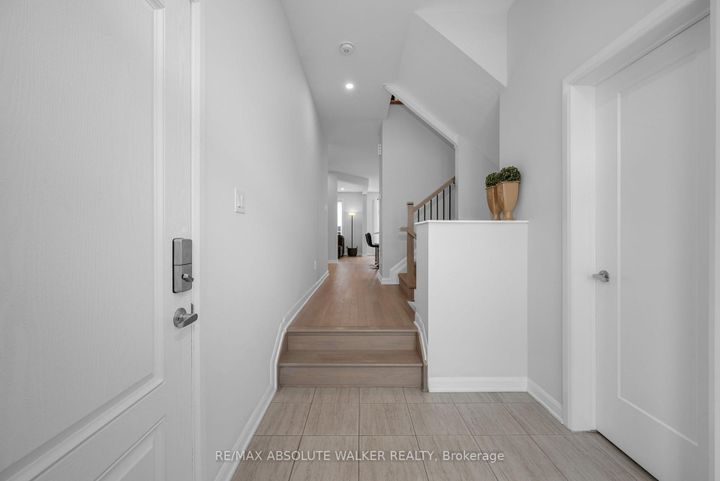 Photo 1 at 21 Fossa Terrace N, Nepean (Half Moon Bay), Ottawa