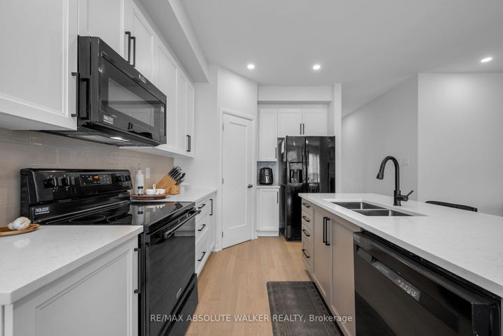 Photo 9 at 21 Fossa Terrace N, Nepean (Half Moon Bay), Ottawa