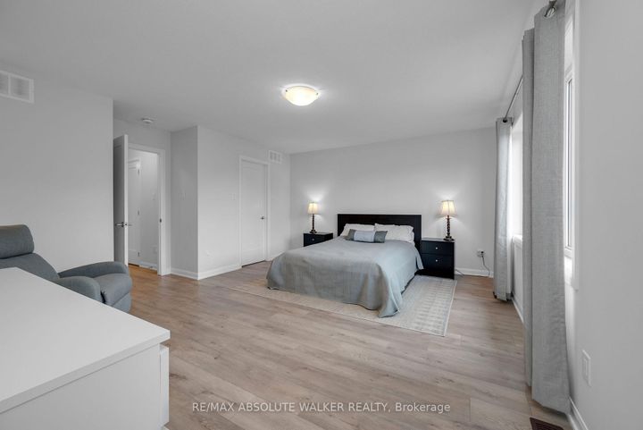 Photo 14 at 21 Fossa Terrace N, Nepean (Half Moon Bay), Ottawa