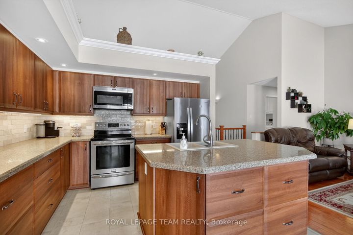 Photo 19 at 26 Settlers Ridge Way, Nepean (Longfields), Ottawa