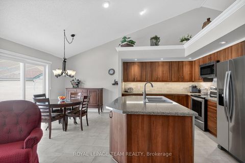 Photo 15 at 26 Settlers Ridge Way, Nepean (Longfields), Ottawa