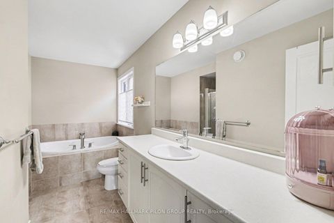 Photo 11 at 845 Contour Street, Mer Bleue/Bradley Estates/Anderson Park, Orleans