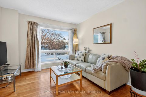 Photo 7 at 48 JACKMAN Terrace, Katimavik, Kanata