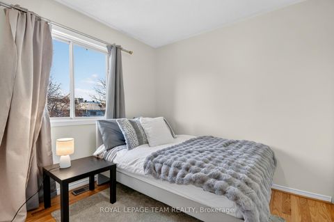 Photo 35 at 48 JACKMAN Terrace, Katimavik, Kanata