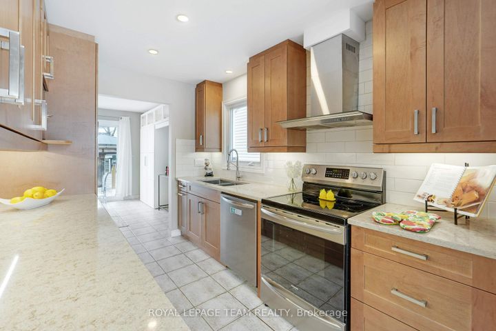 Photo 9 at 49 Vesta Street, Nepean (Cedargrove/Fraserdale), Ottawa