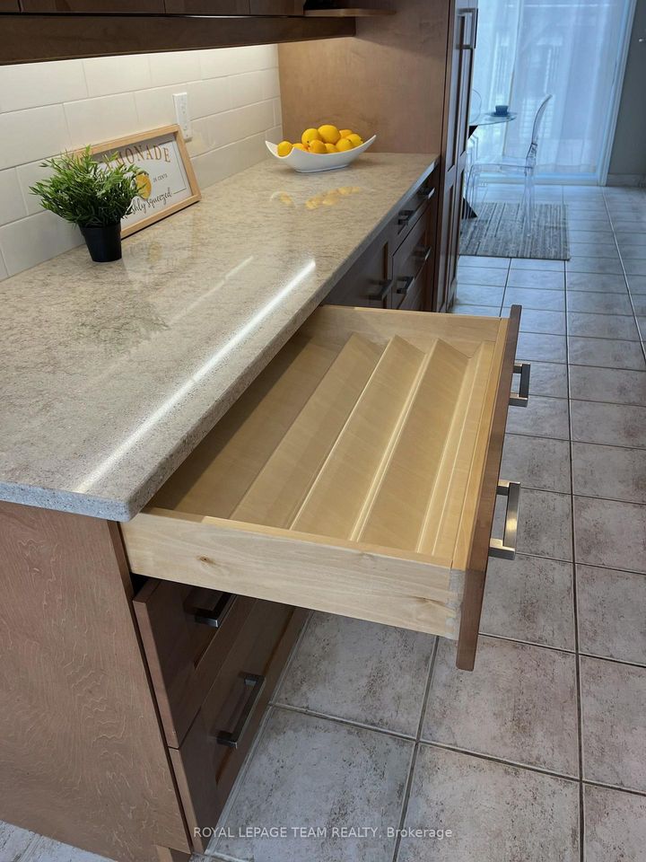 Photo 10 at 49 Vesta Street, Nepean (Cedargrove/Fraserdale), Ottawa