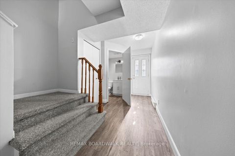 Photo 3 at 1513 Thurlow Street, Fallingbrook/Ridgemount, Orleans