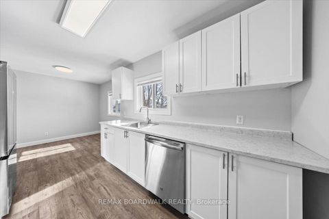 Photo 12 at 1513 Thurlow Street, Fallingbrook/Ridgemount, Orleans