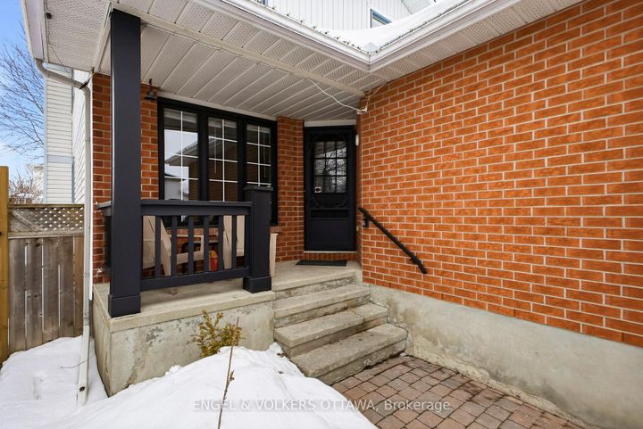 Photo 1 at 14 Gamma Court, Nepean (Heritage Park), Ottawa