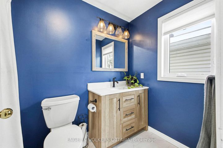 Photo 14 at 14 Gamma Court, Nepean (Heritage Park), Ottawa