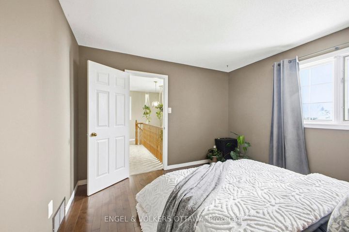 Photo 17 at 14 Gamma Court, Nepean (Heritage Park), Ottawa