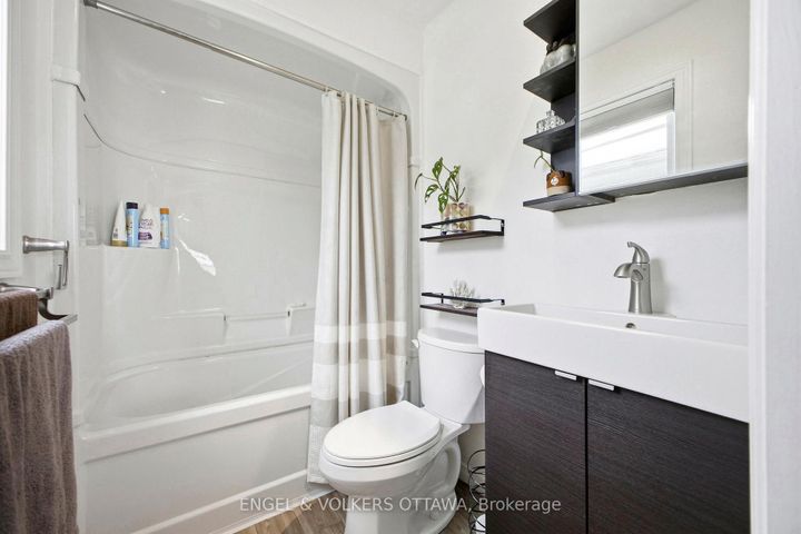 Photo 20 at 14 Gamma Court, Nepean (Heritage Park), Ottawa