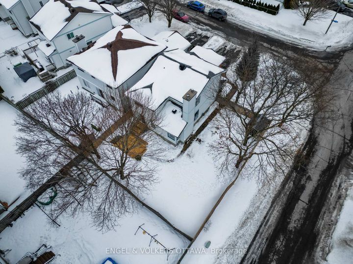 Photo 32 at 14 Gamma Court, Nepean (Heritage Park), Ottawa