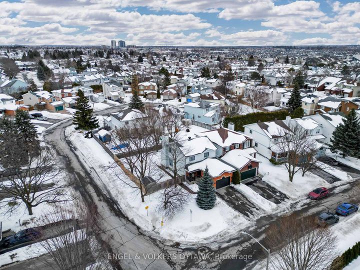 Photo 33 at 14 Gamma Court, Nepean (Heritage Park), Ottawa