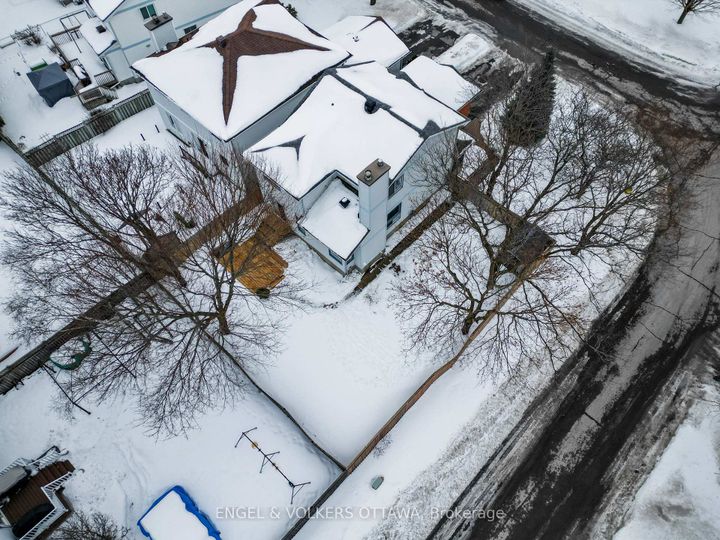 Photo 35 at 14 Gamma Court, Nepean (Heritage Park), Ottawa